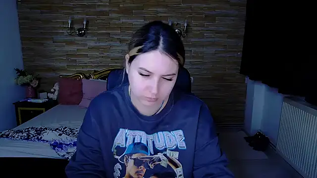MiraHaze online show from 12.23.24