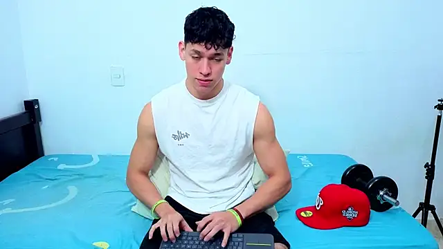 Luke Muscle online show from 06.11.26