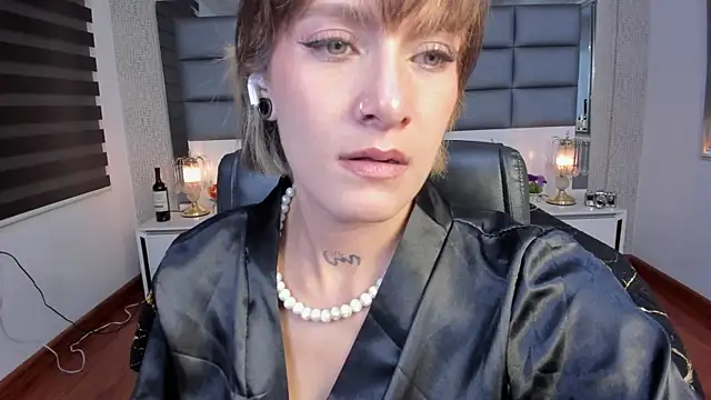 Snapshot of Mrs_Regina_clk chatting on 07.07.26 Mrs Regina clk online show from 07.07.26