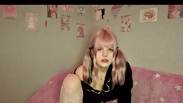 Snapshot of VelvetAlice chatting on 06.17.26 VelvetAlice online show from 06.17.26