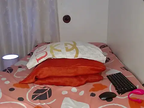 ZoeTracy online show from 07.11.26