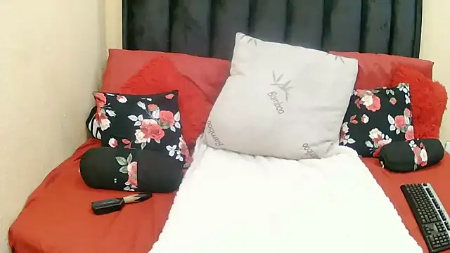 Snapshot of Naughtygirlxxx20 chatting on 07.15.26 Naughtygirlxxx20 online show from 07.15.26