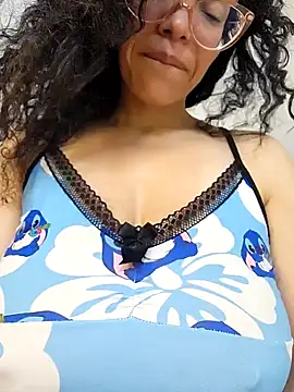 LUCI LOVE online show from 12.04.24