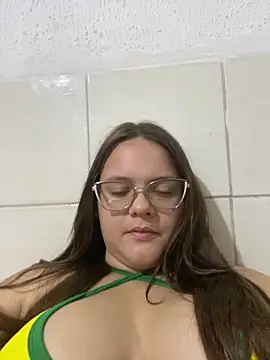 Snapshot of Laryssinha_69 chatting on 06.14.26 Laryssinha 69 online show from 06.14.26