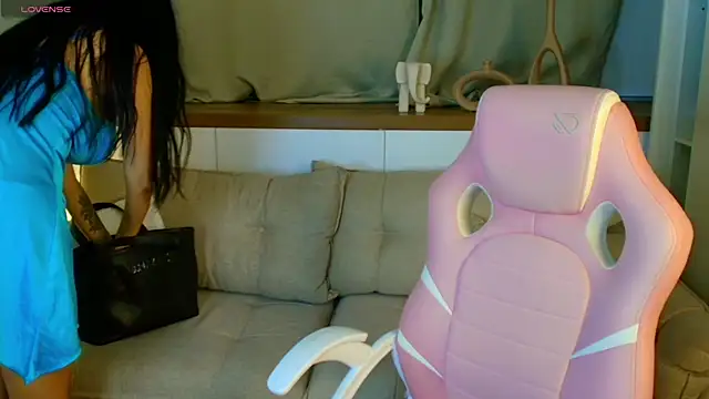 Snapshot of Rose_Desiree chatting on 06.26.26 Rose Desiree online show from 06.26.26