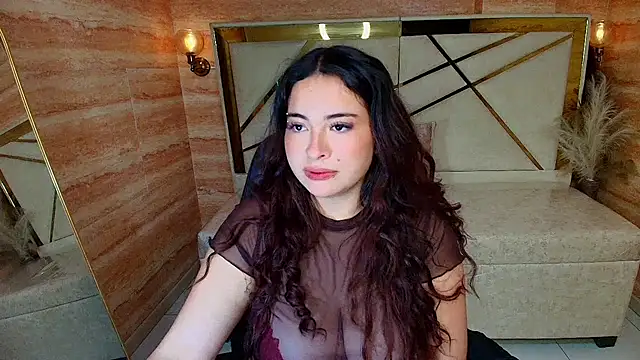 Snapshot of Kiara_Moon_r chatting on 07.15.26 Kiara Moon r online show from 07.15.26
