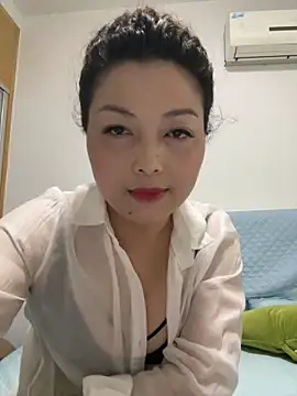 Luckylilyss online show from 06.18.26