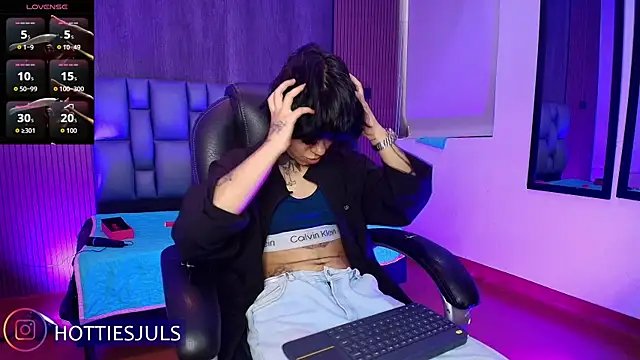 hottiesjuls online show from 07.20.26