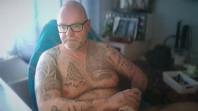 Tattooed Dilf 01 online show from 05.31.26