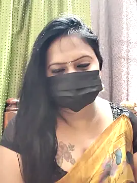 Snapshot of Meera_mia chatting on 06.11.26 Meera mia online show from 06.11.26