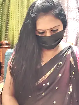 Snapshot of Meera_mia chatting on 06.13.26 Meera mia online show from 06.13.26