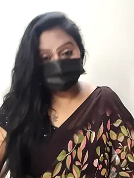 Snapshot of Meera_mia chatting on 06.17.26 Meera mia online show from 06.17.26
