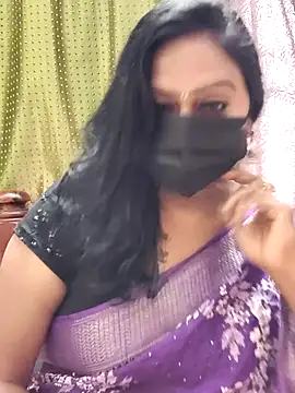 Snapshot of Meera_mia chatting on 06.25.26 Meera mia online show from 06.25.26