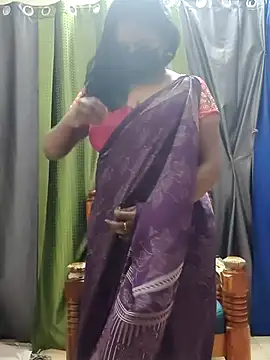 Snapshot of Meera_mia chatting on 06.28.26 Meera mia online show from 06.28.26