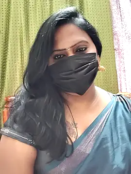 Snapshot of Meera_mia chatting on 07.11.26 Meera mia online show from 07.11.26