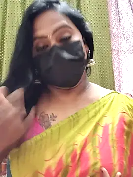 Snapshot of Meera_mia chatting on 07.12.26 Meera mia online show from 07.12.26