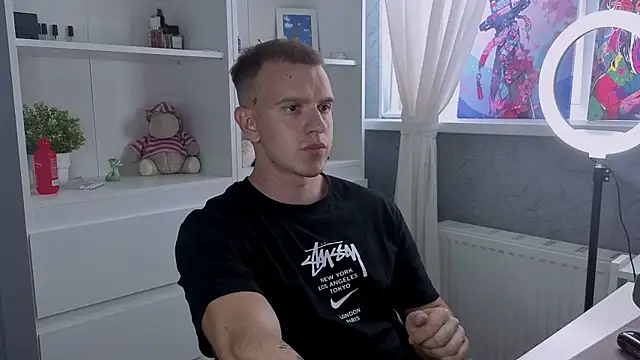 Snapshot of Max_Kunn chatting on 06.27.26 Max Kunn online show from 06.27.26