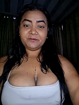 Snapshot of DEISY_8670 chatting on 06.19.26 DEISY 8670 online show from 06.19.26