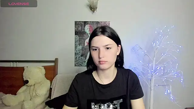 Kira Devi online show from 05.26.26
