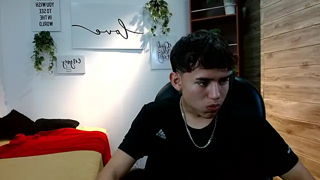 Snapshot of Ryan_grayx chatting on 06.25.26 Ryan grayx online show from 06.25.26