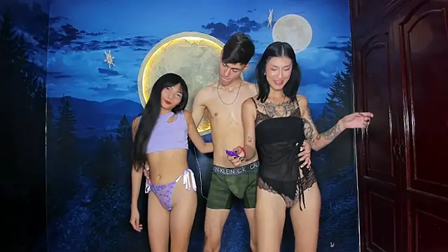 Sweetdreamsgirl  online show from 06.10.26