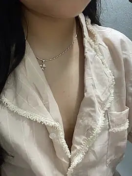 Snapshot of Ellie18 chatting on 05.30.26 Ellie18 online show from 05.30.26