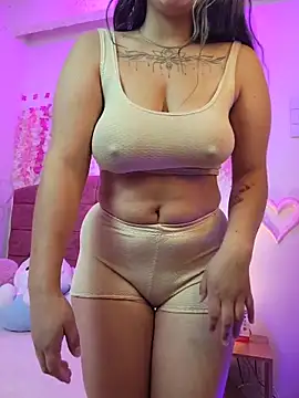 Snapshot of Evangeline_Salas chatting on 06.18.26 Evangeline Salas online show from 06.18.26