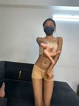 Snapshot of Alish_baby chatting on 07.17.26 Alish baby online show from 07.17.26