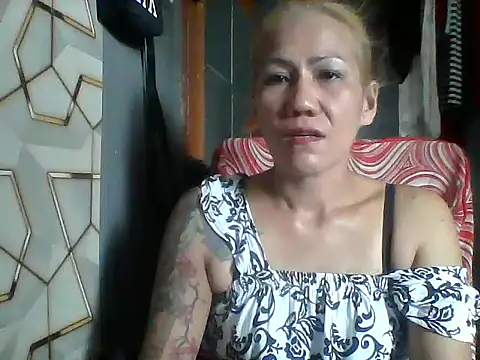 Snapshot of pinayheartaker chatting on 06.25.26 pinayheartaker online show from 06.25.26