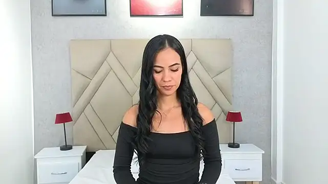 Snapshot of Oriana_Sarmiento chatting on 06.25.26 Oriana Sarmiento online show from 06.25.26
