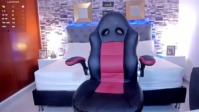 Yeseniaa 25 online show from 07.10.26