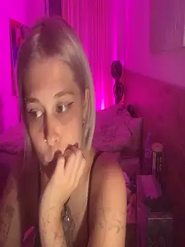 Snapshot of Ella_Bloom chatting on 05.28.26 Ella Bloom online show from 05.28.26