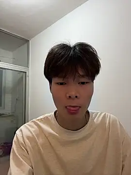 Snapshot of xxoo_3 chatting on 06.19.26 xxoo 3 online show from 06.19.26