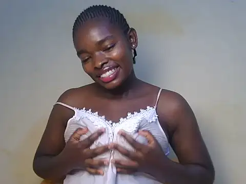 Snapshot of Emmerline_ chatting on 06.18.26 Emmerline online show from 06.18.26