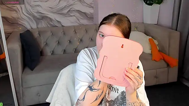 Snapshot of Kylie-Voss chatting on 06.09.26 Kylie-Voss online show from 06.09.26
