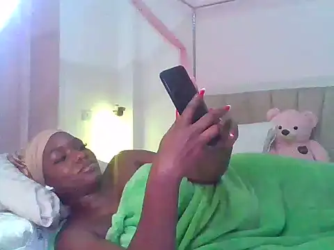 Snapshot of Xannaxx_ chatting on 06.25.26 Xannaxx online show from 06.25.26