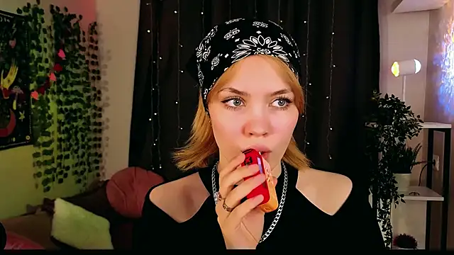 Snapshot of Milena_Stasym chatting on 06.16.26 Milena Stasym online show from 06.16.26