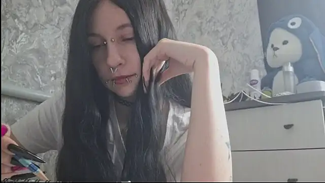 KrissyHiott online show from 06.01.26