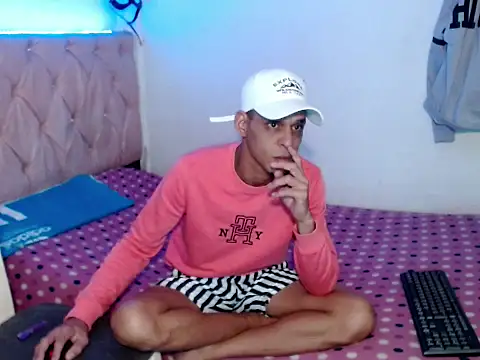 Snapshot of Brendt_Hotx chatting on 06.25.26 Brendt Hotx online show from 06.25.26