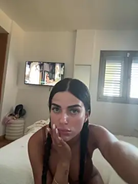 Snapshot of miaabelluccii chatting on 07.05.26 miaabelluccii online show from 07.05.26