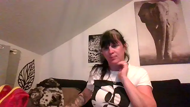 Snapshot of sexujuly88 chatting on 06.19.26 sexujuly88 online show from 06.19.26