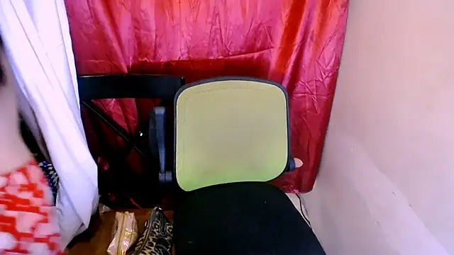 Snapshot of lovely_samina chatting on 06.22.26 lovely samina online show from 06.22.26