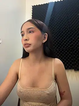 Snapshot of lovely_samina chatting on 06.27.26 lovely samina online show from 06.27.26