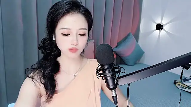 Momo-Wow online show from 07.14.26