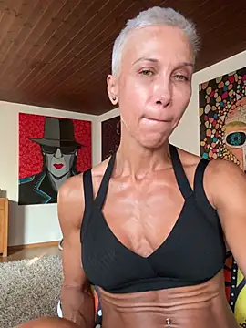 Snapshot of GymQueenCarmen chatting on 07.19.26 GymQueenCarmen online show from 07.19.26