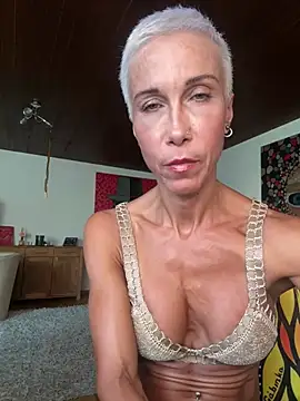 Snapshot of GymQueenCarmen chatting on 07.20.26 GymQueenCarmen online show from 07.20.26