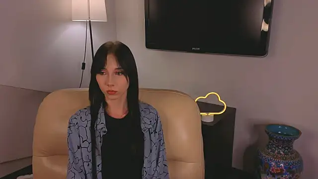 DiamondDazzle online show from 06.04.26