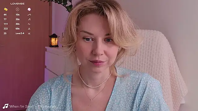 Snapshot of ellathemuse chatting on 06.22.26 ellathemuse online show from 06.22.26