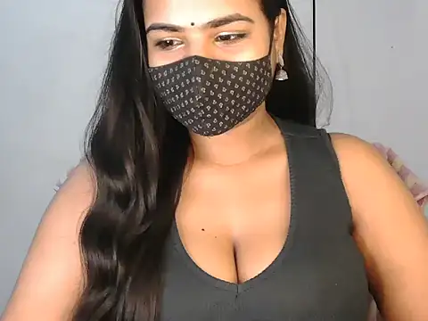 Snapshot of Curvy_Deepa chatting on 06.06.26 Curvy Deepa online show from 06.06.26