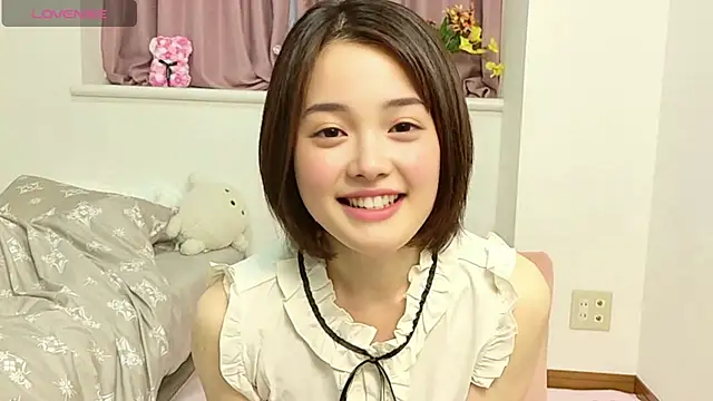 Momo hip online show from 06.10.26